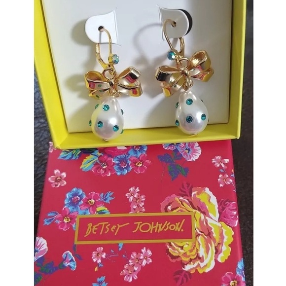 BETSEY JOHNSON • Blue Crystal Pearl Gold Bow Drop Lever-back Earrings - Picture 2 of 3
